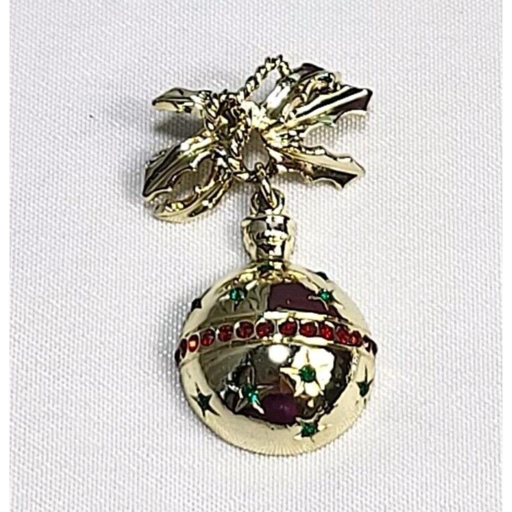 Dodds Christmas Ball Ornament w Bow Vintage Holiday Brooch Pin 1.7in Gold plated